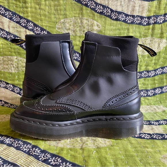 NWOB Rare Dr. Martens Black Jemison Wingtip Zip Up Wedge Combat Boots Size 6 - Picture 8 of 16